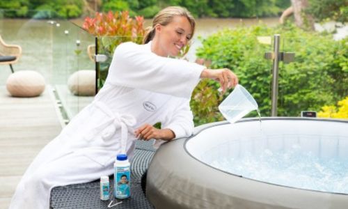 Bromine hot tub chemicals