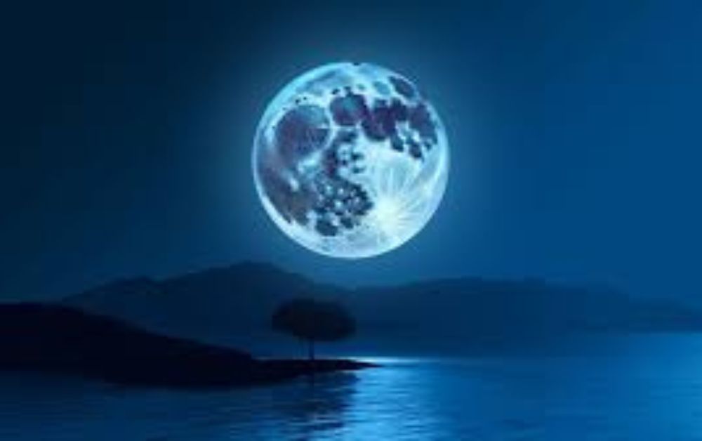 Super Blue Moon